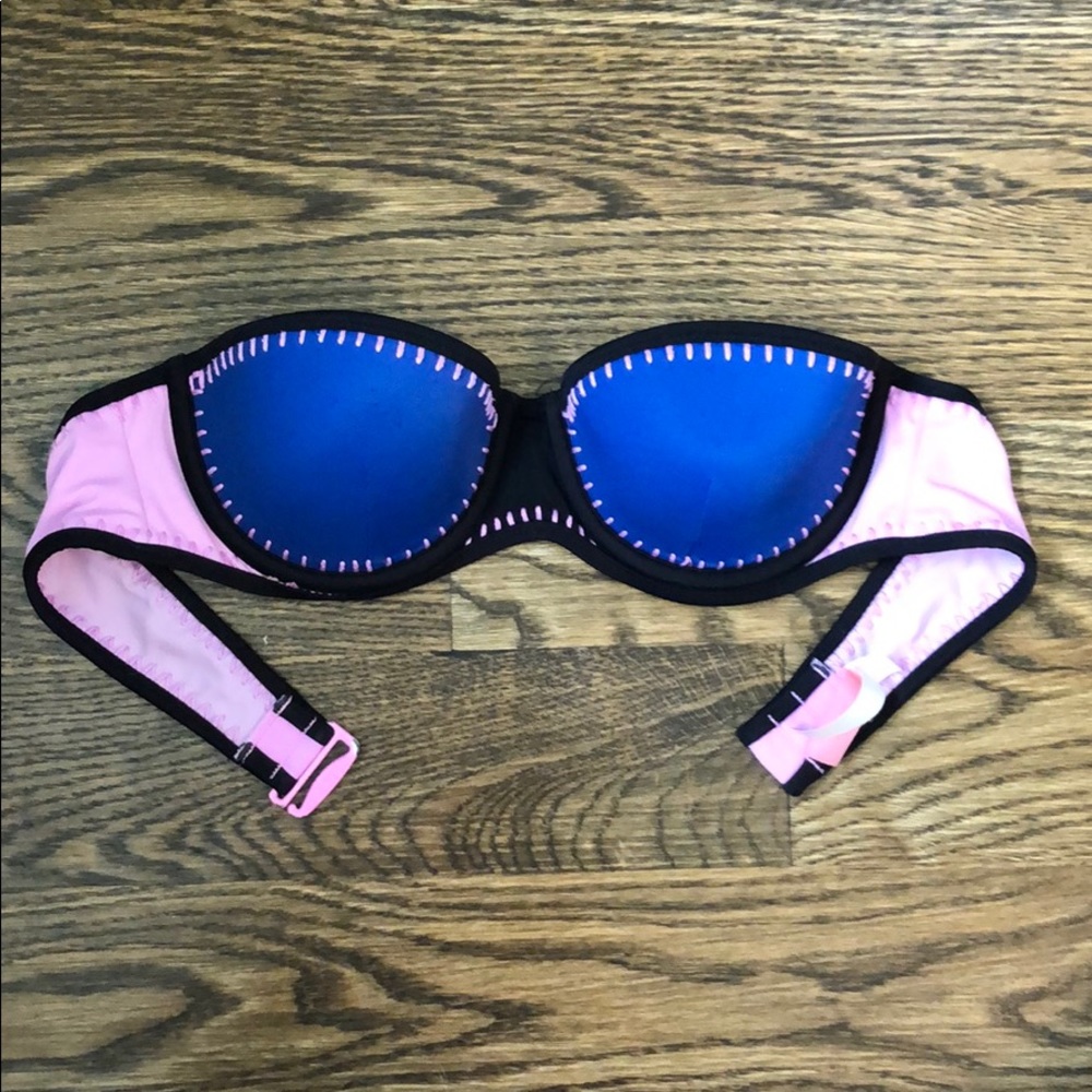 VICTORIAS SECRET PINK bathing suit top!